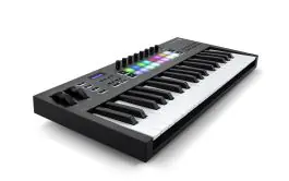 Novation Launchkey 37 MK3 (Retoure) Solange Der Vorrat Reicht