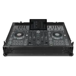 Markenprodukt UDG Ultimate Flight Case Denon Prime 4+/4 Black Plus (Wheels)