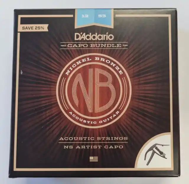 Jetzt Bestellen D'ADDARIO NB1253-CP10 - Nickel Bronze Saiten + Capo