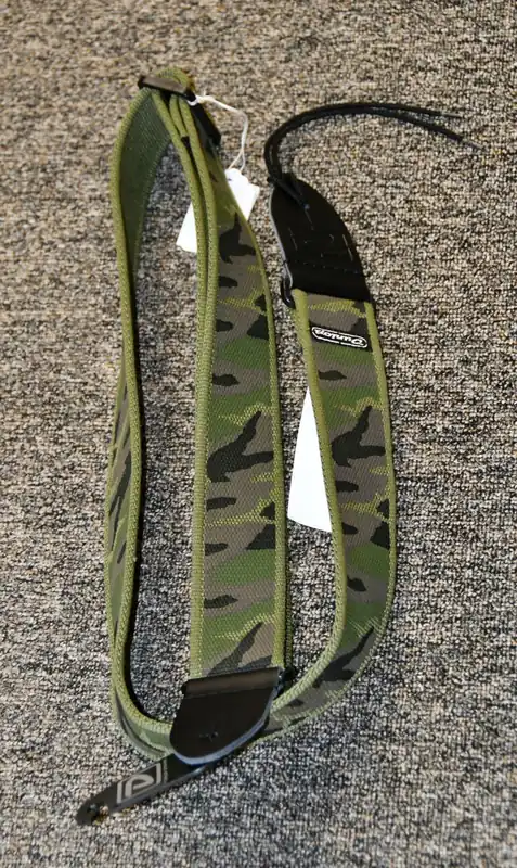 Super-Preis DUNLOP GG 00155 D38 33GN Gi Cammo, Gitarrengurt